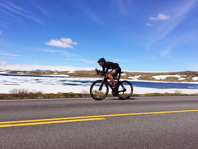 Trude tester NXTRI Norseman sykkeltrase