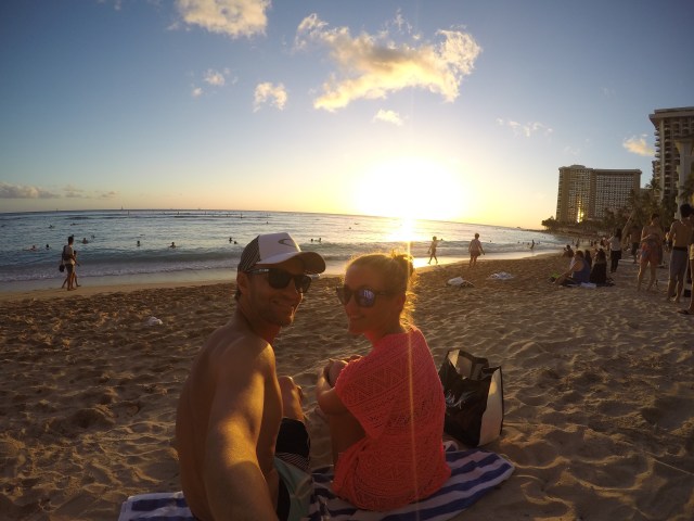 solnedgang-waikiki-beach